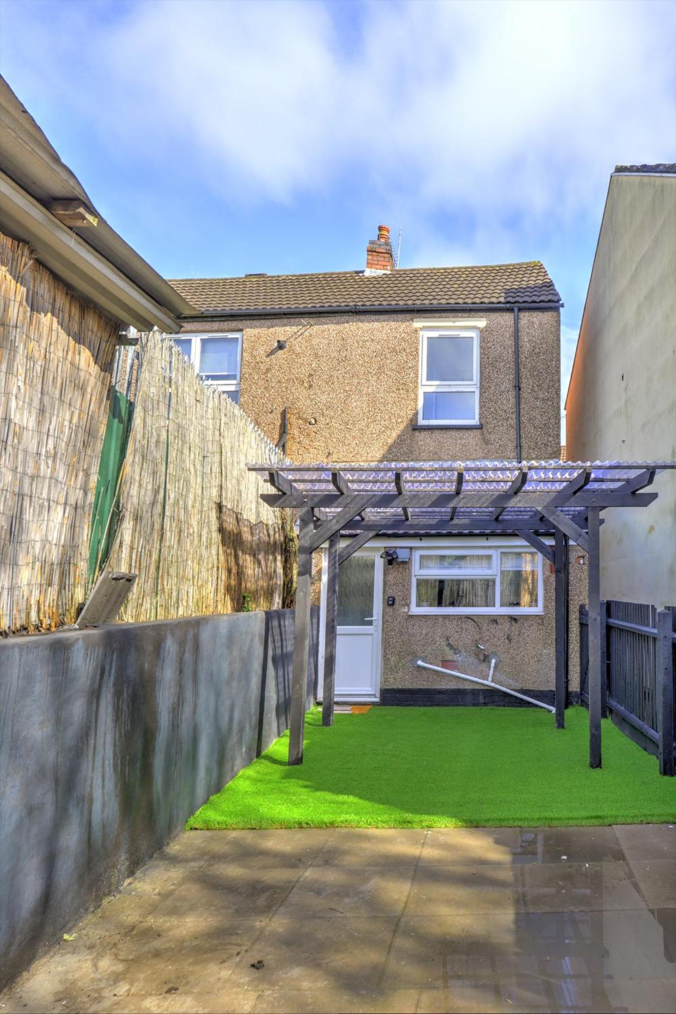 4 Bedrooms Homely House With Garden- Sleeps 9 Comfortably With 6 Comfortable Beds, Free Street Parking, Business Travellers, Contractors, & Holiday-Goers, Coventry, Near All Major Transport Links In Coventry And Motorway Luaran gambar
